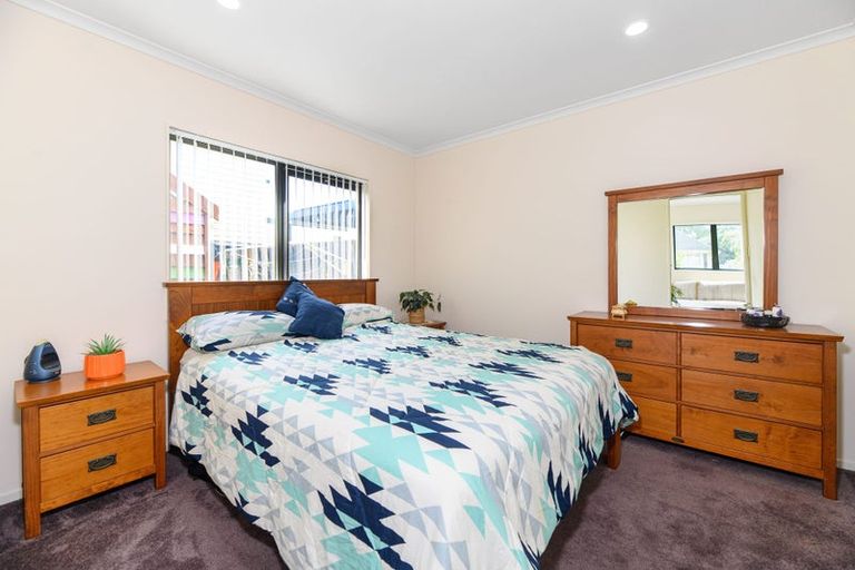 Photo of property in 1/15 Harbour View Road, Te Atatu Peninsula, Auckland, 0610