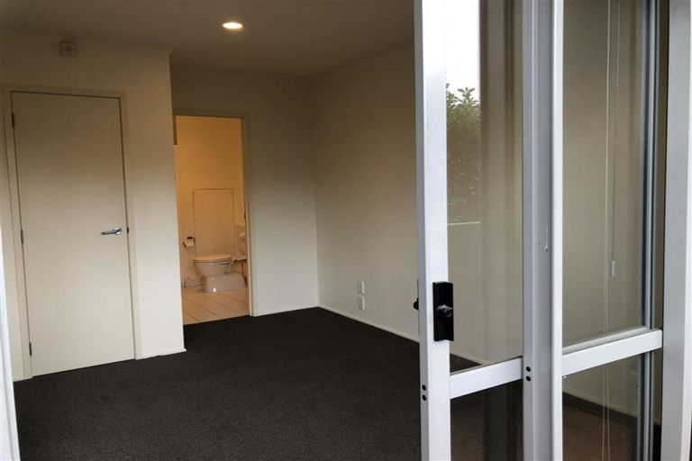 Photo of property in 18c/30 Westward Ho, Glen Eden, Auckland, 0602