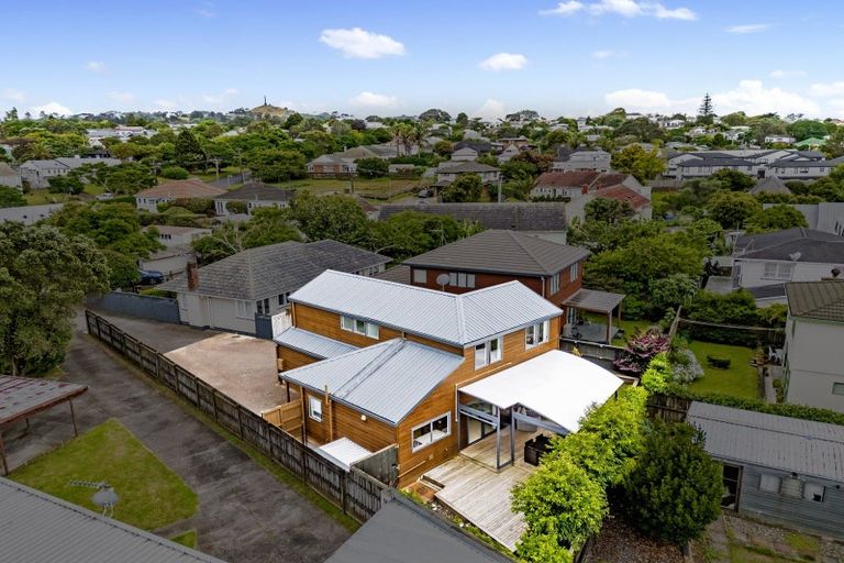 Photo of property in 17a Moana Avenue, Onehunga, Auckland, 1061