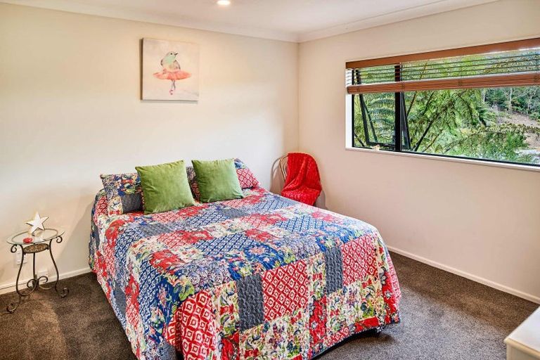 Photo of property in 38 Speldhurst Grove, Stokes Valley, Lower Hutt, 5019