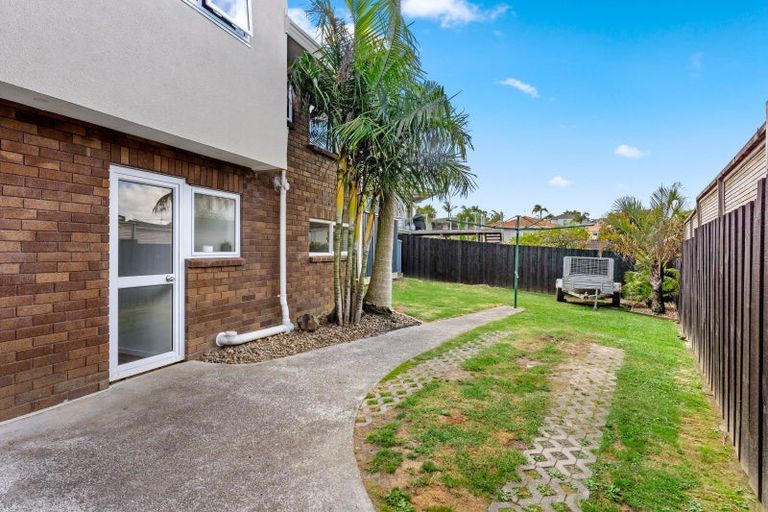 Photo of property in 44 Westpark Drive, West Harbour, Auckland, 0618