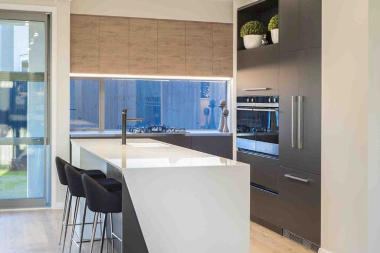 Photo of property in 14 Round Hill Rise, Cracroft, Christchurch, 8022