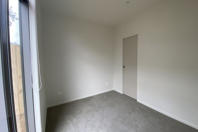 Photo of property in 5/2 Moor Avenue, Te Atatu Peninsula, Auckland, 0610