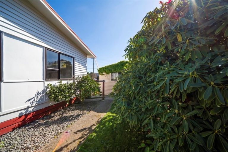 Photo of property in 12 Caplen Street, Hawera, 4610