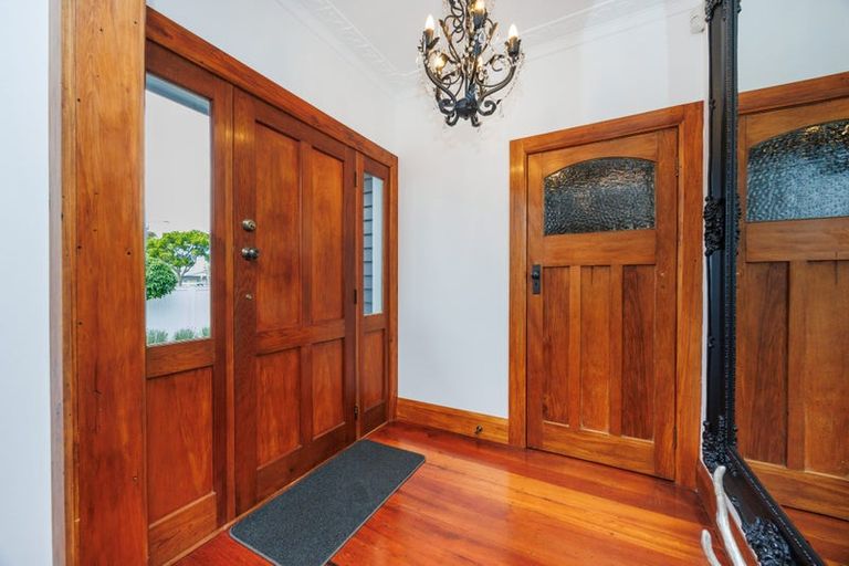 Photo of property in 75 Limbrick Street, Terrace End, Palmerston North, 4410