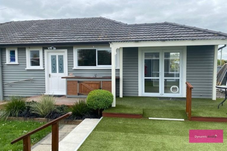 Photo of property in 18 Bideford Place, Dallington, Christchurch, 8061