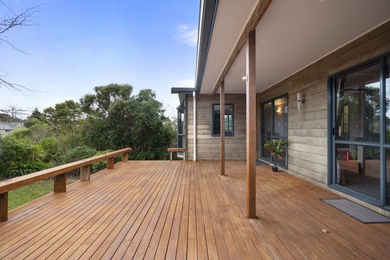 Photo of property in 20 Springdale Grove, Fitzherbert, Palmerston North, 4410