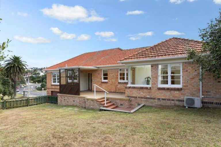 Photo of property in 2 Gulf Road, Murrays Bay, Auckland, 0630