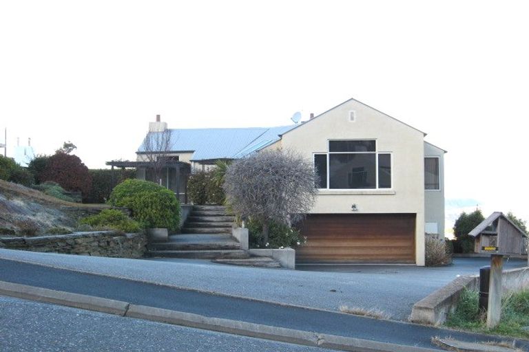 Photo of property in 4 Windsor Place, Queenstown, 9300