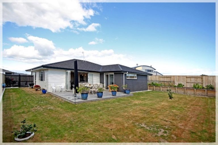 Photo of property in 9 Story Street, Foxton Beach, Foxton, 4815