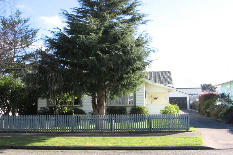 Photo of property in 42 Miro Street, Takaro, Palmerston North, 4410