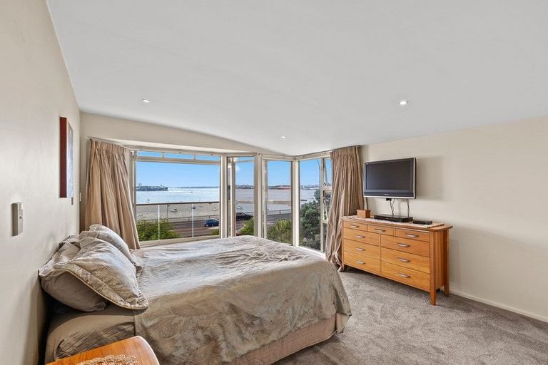 Photo of property in 2/31 Princes Street, Northcote Point, Auckland, 0627