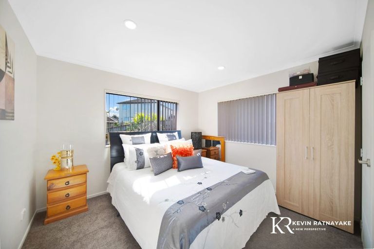 Photo of property in 5 Kereru Rise, Papakura, 2110