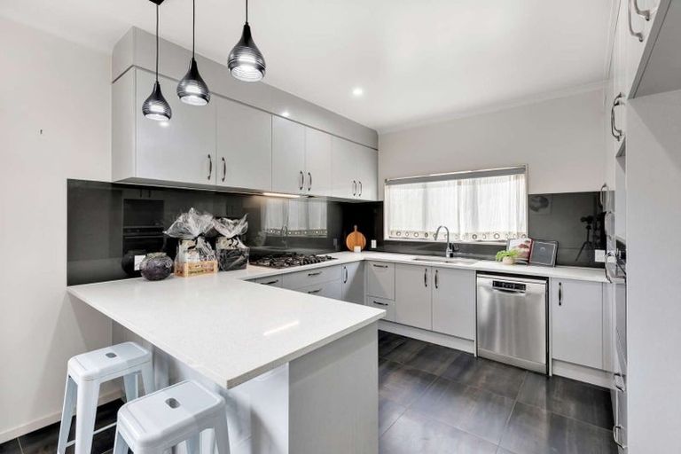 Photo of property in 7a Woodvale Road, Glen Eden, Auckland, 0602