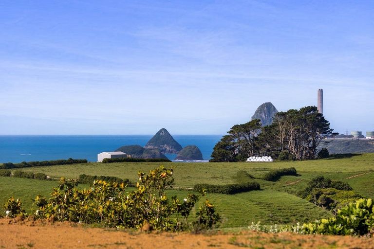 Photo of property in 29 Washer Road, Omata, New Plymouth, 4374