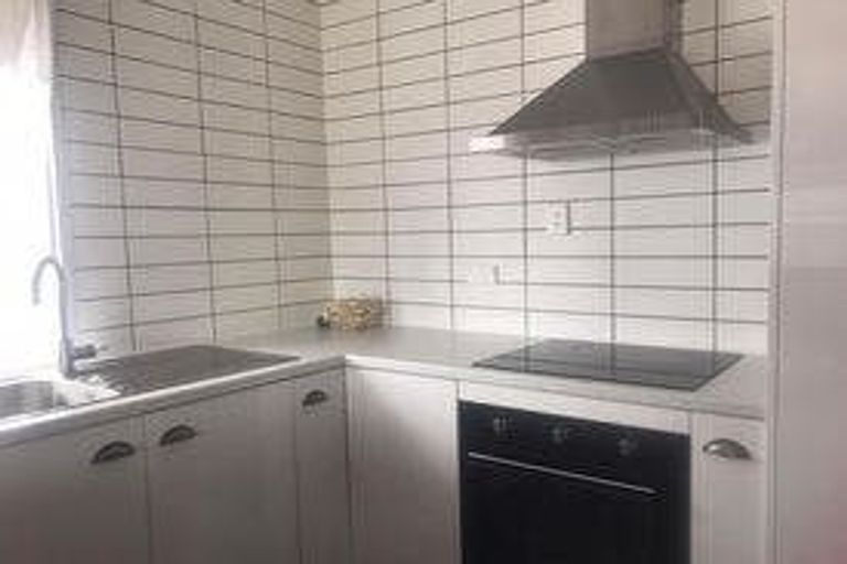 Photo of property in 1076 Heaphy Terrace, Fairfield, Hamilton, 3214