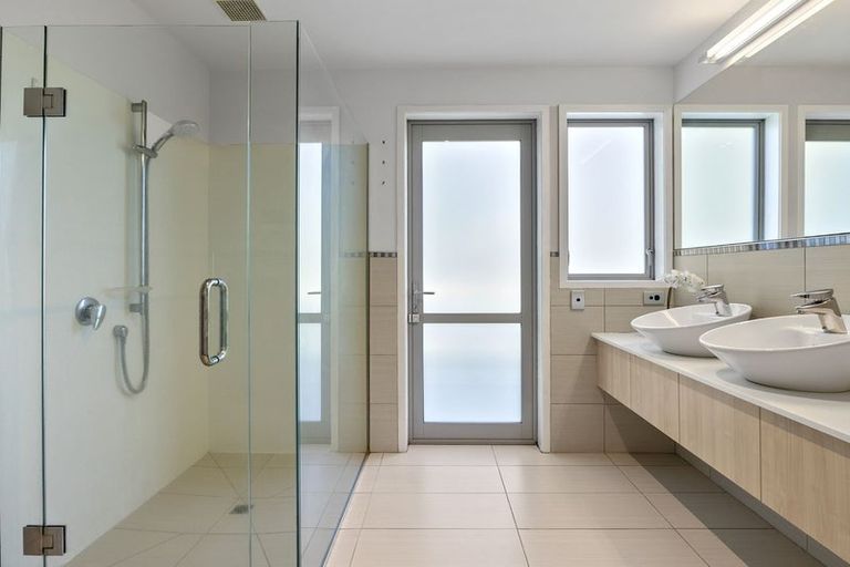 Photo of property in 50 Shandon Road, Vauxhall, Dunedin, 9013