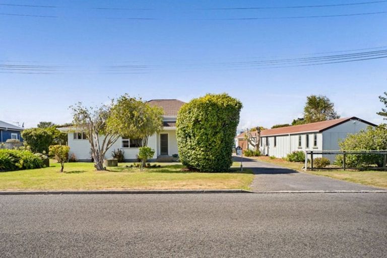 Photo of property in 41 Grey Street, Normanby, Hawera, 4614