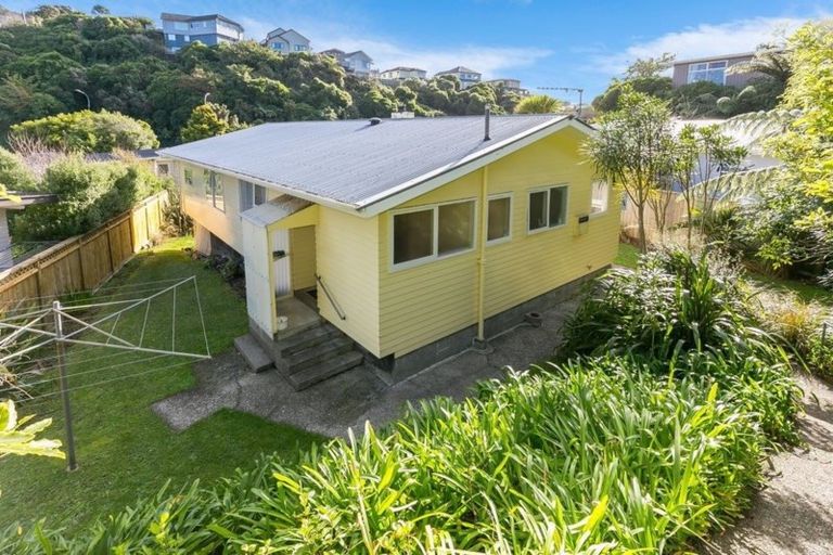 Photo of property in 5 Silverbirch Grove, Churton Park, Wellington, 6037