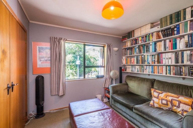 Photo of property in 71 Huia Street, Waikanae, 5036