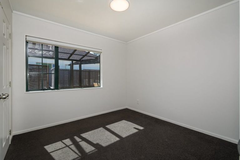 Photo of property in 23 Hugh Green Drive, Pinehill, Auckland, 0632