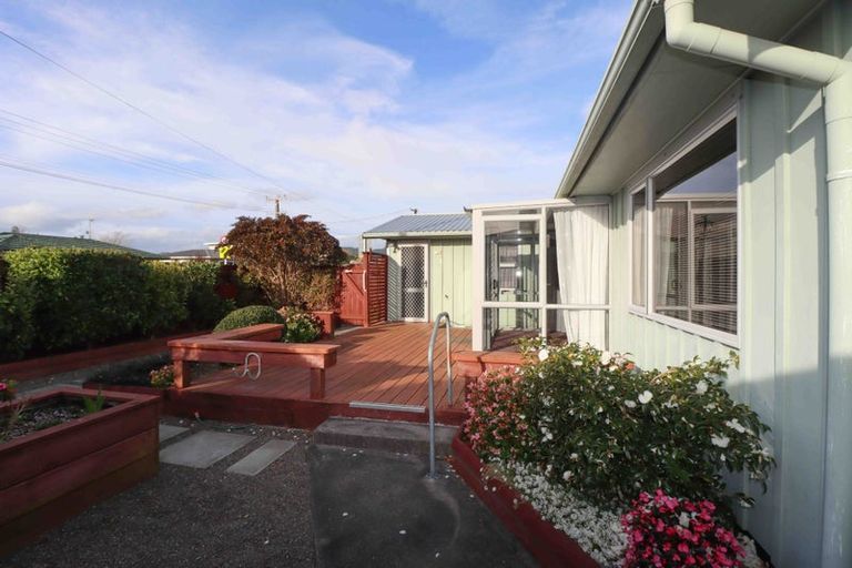 Photo of property in 2 Meadowvale Drive, Levin, 5510