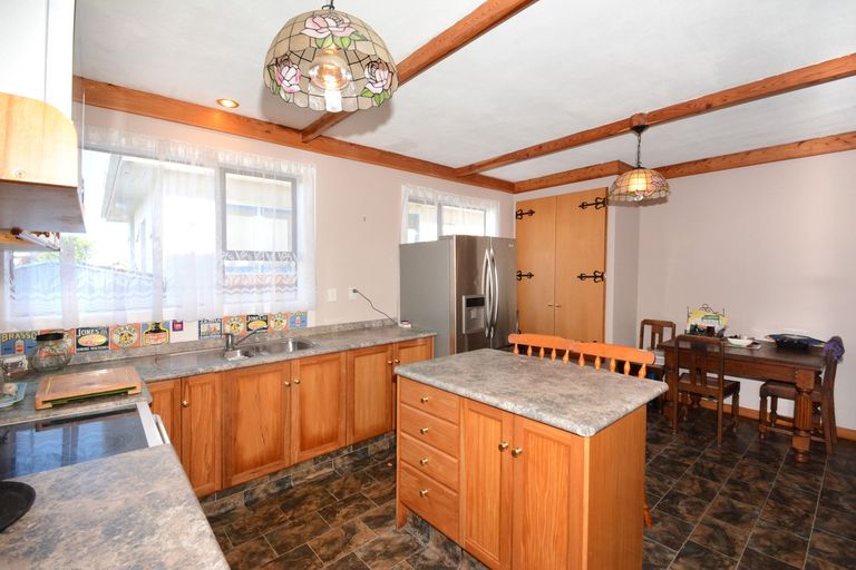 Photo of property in 115 Macandrew Road, South Dunedin, Dunedin, 9012