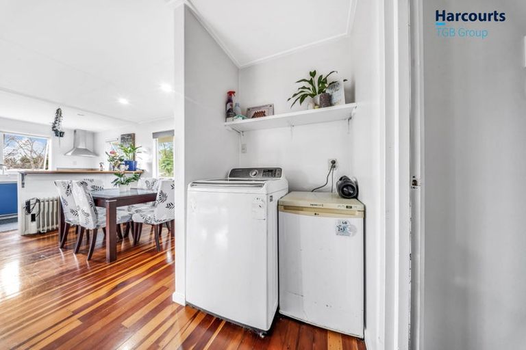 Photo of property in 8 Tawa Place, Waiuku, 2123