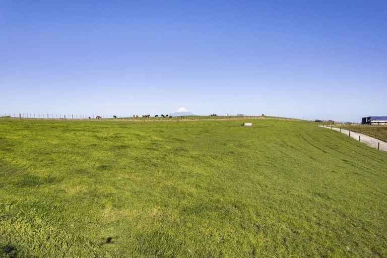 Photo of property in 890a Otaraoa Road, Tikorangi, Waitara, 4383