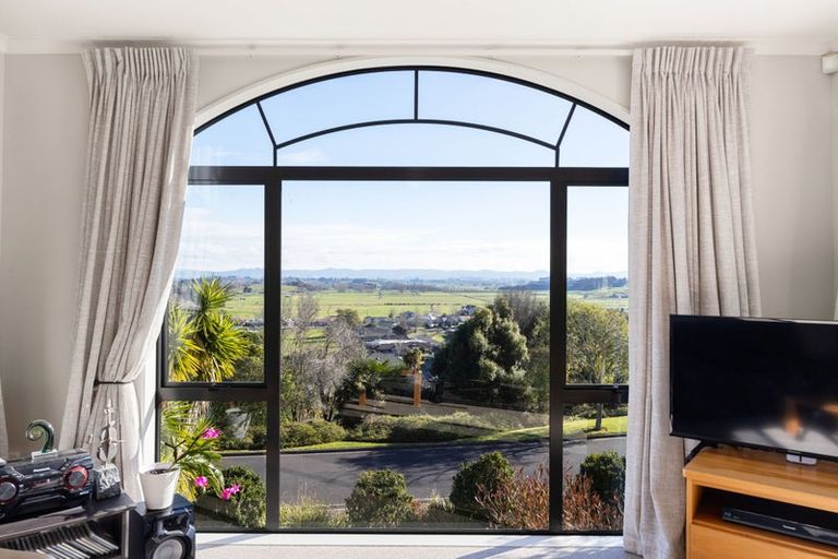 Photo of property in 20 Tironui Terrace, Western Heights, Hamilton, 3200