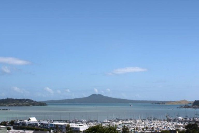 Photo of property in 24 Half Moon Rise, Half Moon Bay, Auckland, 2012