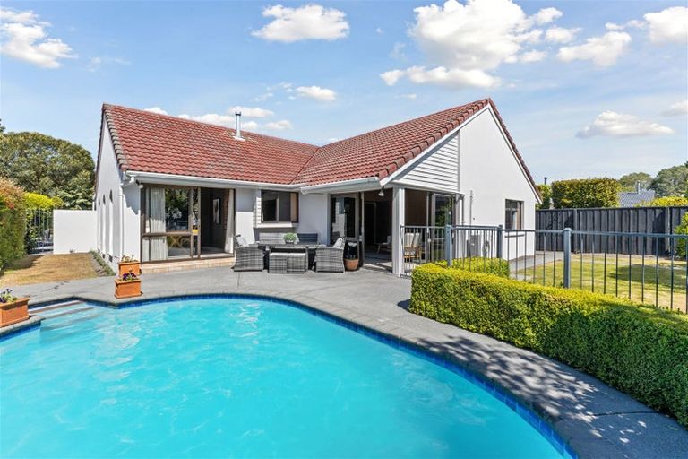 Photo of property in 56 Solway Avenue, Ilam, Christchurch, 8041