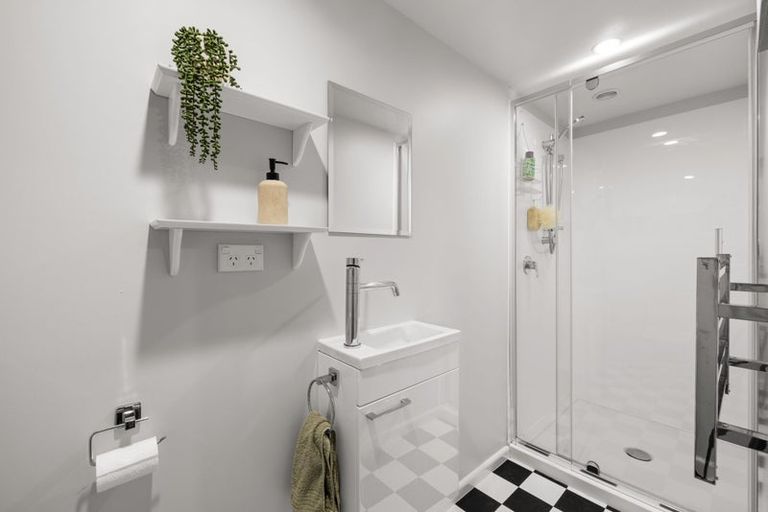 Photo of property in 6 Kingsgate Place, Burnside, Christchurch, 8053