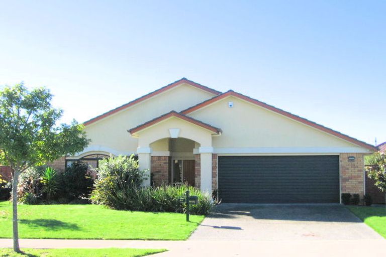 Photo of property in 84 Hillwell Drive, Henderson, Auckland, 0612