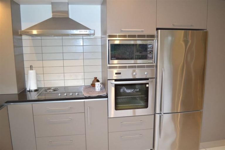 Photo of property in 53 Strowan Road, Strowan, Christchurch, 8052