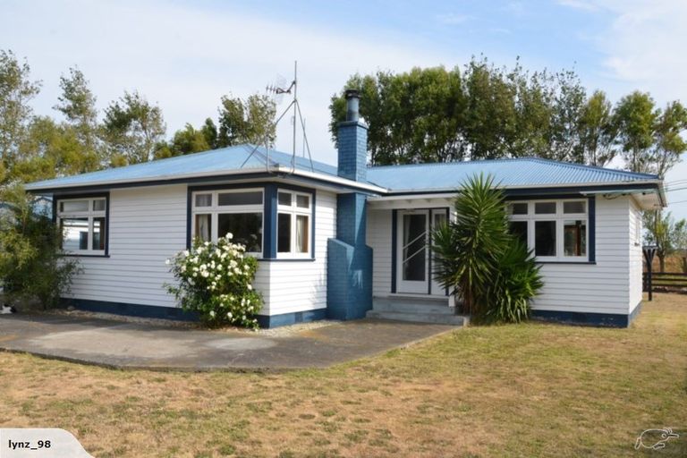 Photo of property in 30 Rongotea Road, Rongotea, Palmerston North, 4476