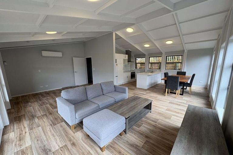 Photo of property in 106c Wyndham Road, Pinehaven, Upper Hutt, 5019