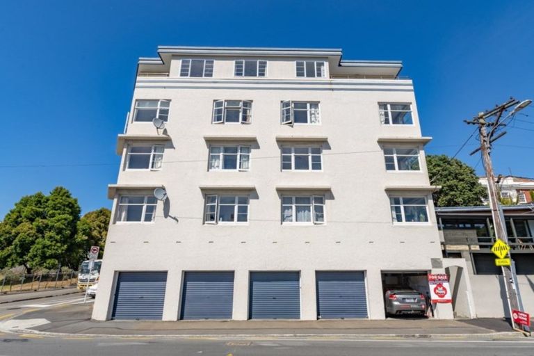 Photo of property in Winslow Apartments, 5/2 Ohiro Road, Aro Valley, Wellington, 6021