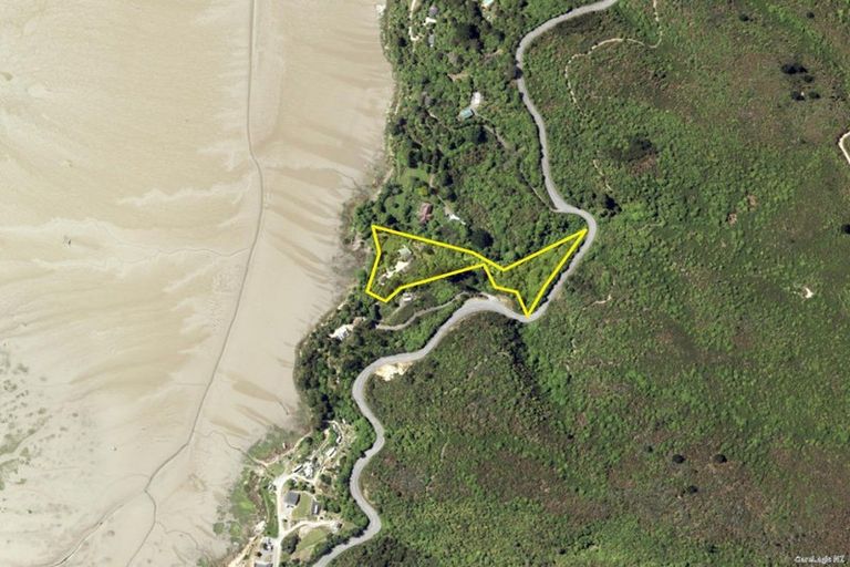 Photo of property in 135 Queen Charlotte Drive, Havelock, Picton, 7281