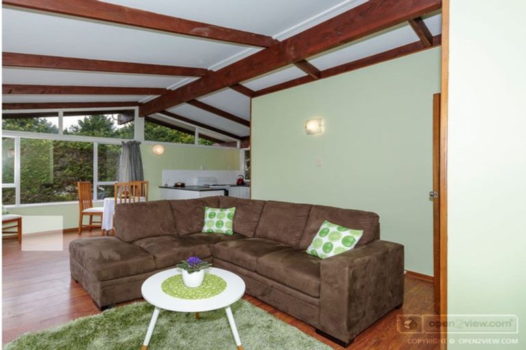 Photo of property in 1/112 Te Atatu Road, Te Atatu South, Auckland, 0610
