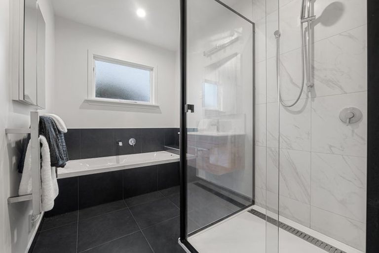 Photo of property in 180 Grahams Road, Burnside, Christchurch, 8053