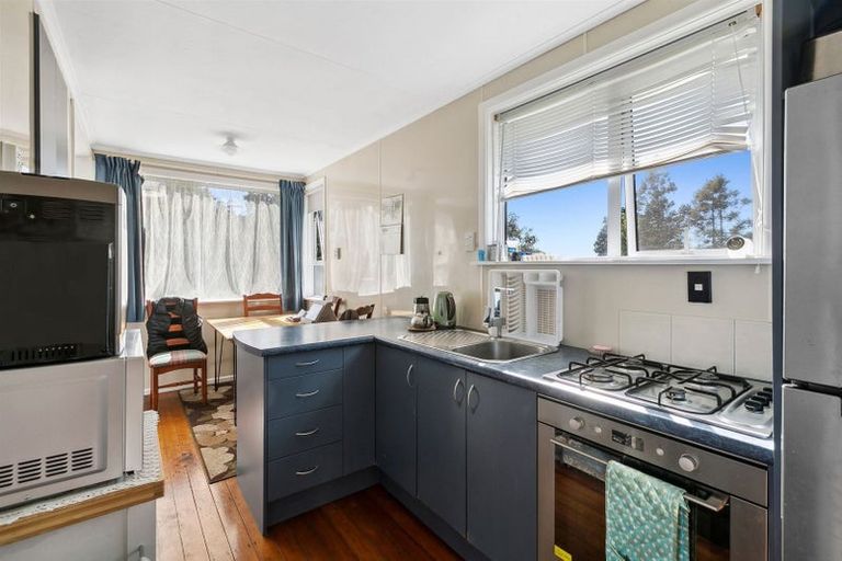 Photo of property in 44 Woodleigh Street, Frankleigh Park, New Plymouth, 4310