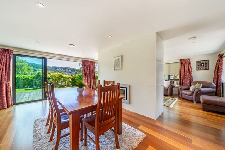 Photo of property in 43c Dowling Grove, Silverstream, Upper Hutt, 5019