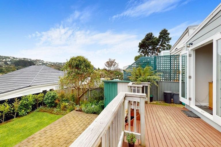 Photo of property in 9 Herald Terrace, Berhampore, Wellington, 6023