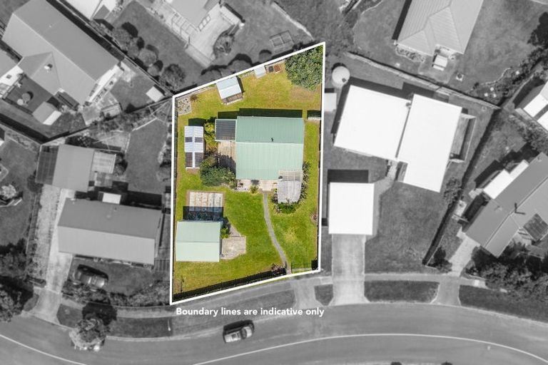 Photo of property in 19 Karaka Street, Otaki Beach, Otaki, 5512