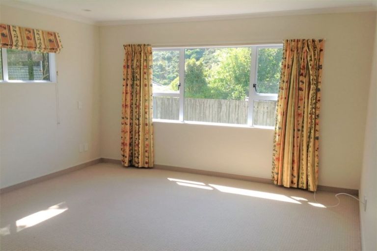 Photo of property in 8a Aintree Grove, Churton Park, Wellington, 6037