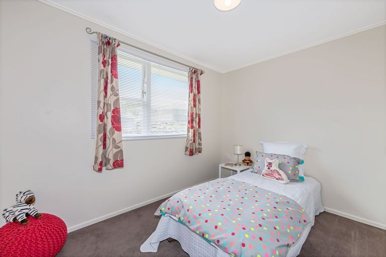 Photo of property in 1/33 Nile Road, Kelston, Auckland, 0602