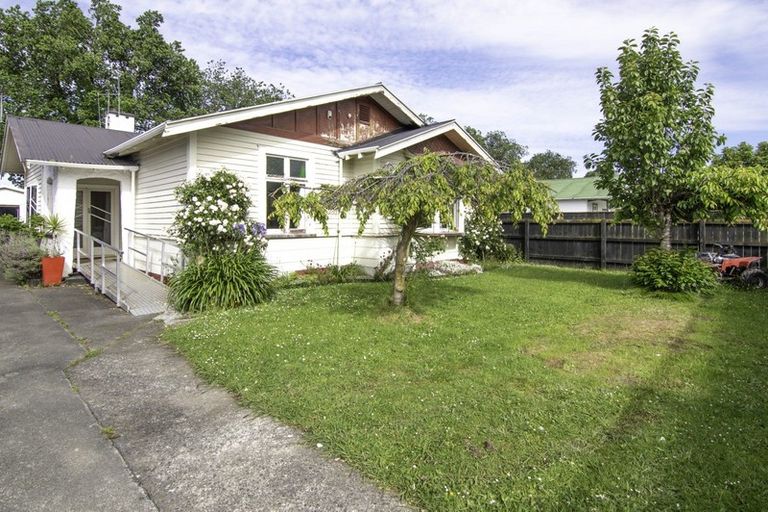 Photo of property in 36 Shamrock Street, Takaro, Palmerston North, 4412