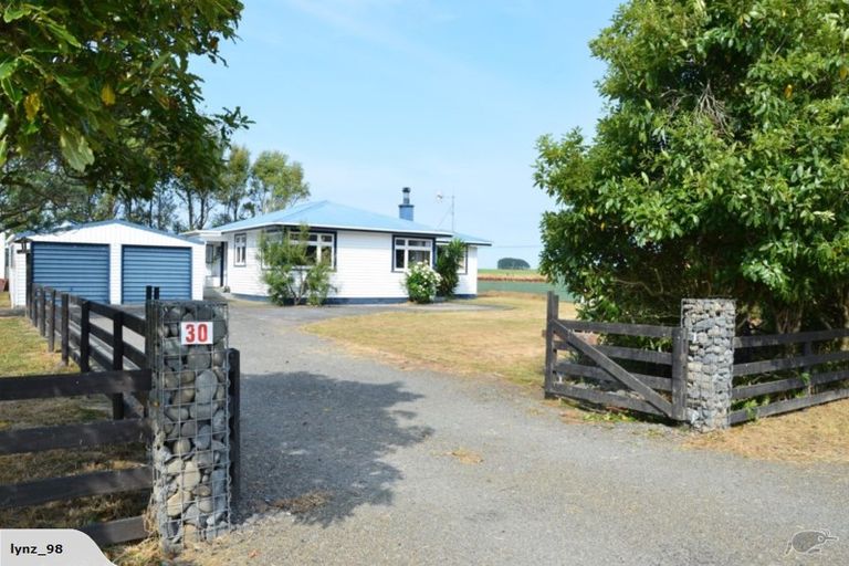 Photo of property in 30 Rongotea Road, Rongotea, Palmerston North, 4476