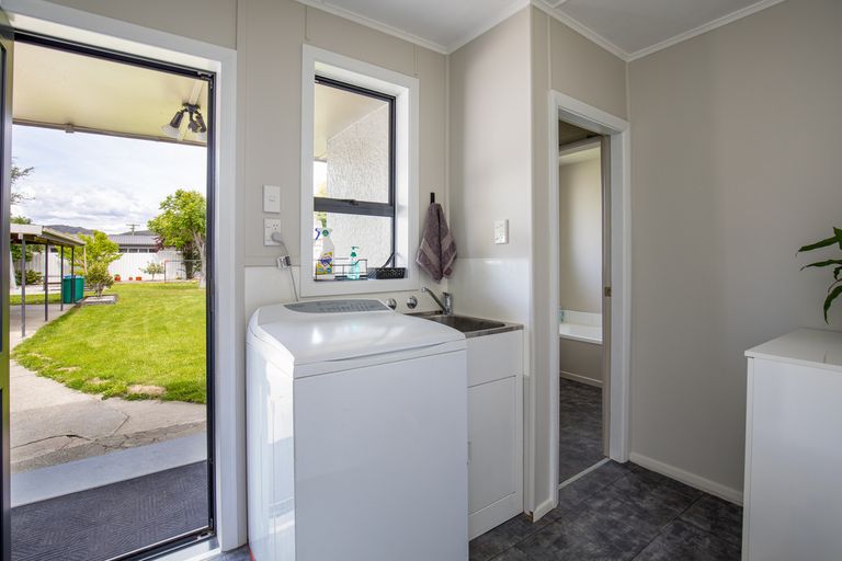 Photo of property in 27 Clutha Street, Alexandra, 9320